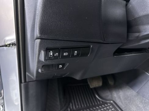 Used 2024 Toyota Corolla Cross AWD Hybrid image 18