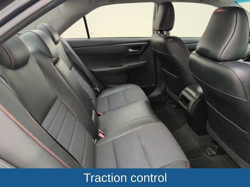 Used 2016 Toyota Camry SE image 16