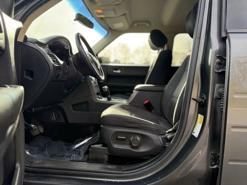 Used 2018 Ford Flex SE image 23