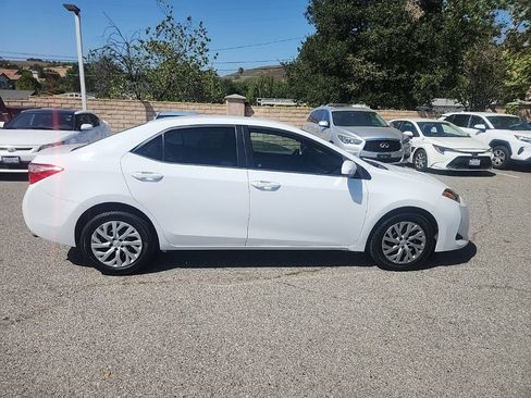 Used 2017 Toyota Corolla LE w/ Carpet Mat Package (TMS) FWD image 6