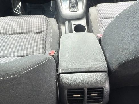 Used 2013 Volkswagen Golf 4-Door FWD image 28