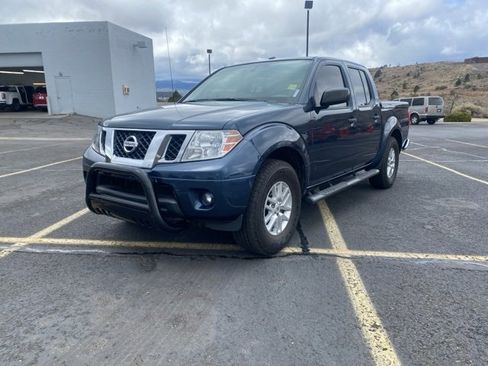 Used 2016 Nissan Frontier SV image 3