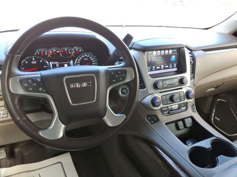 Used 2017 GMC Yukon SLT image 12