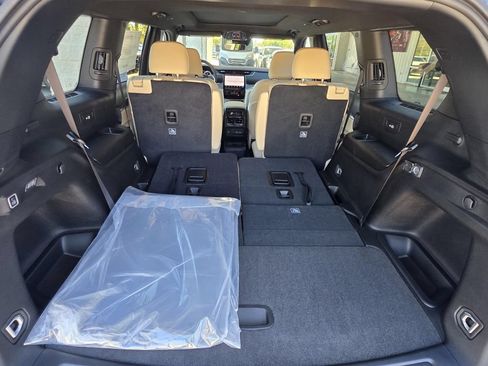 New 2025 Jeep Grand Cherokee L Limited w/ Trailer Tow Package AWD/4WD image 13