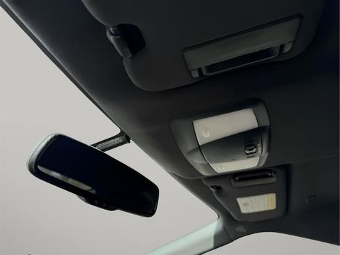 Used 2020 Nissan 370Z Coupe image 33