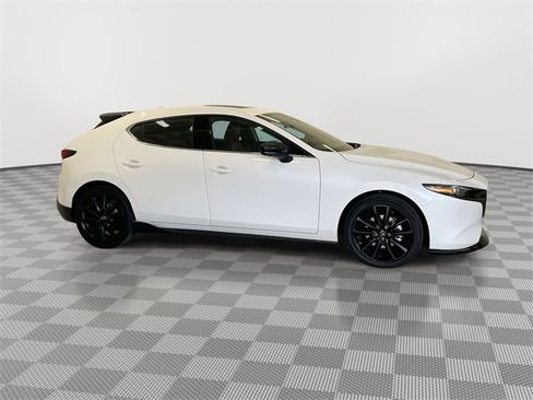 Used 2025 MAZDA MAZDA3 Hatchback w/ Appearance Package image 12
