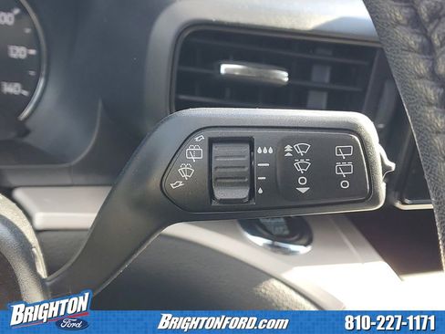 Used 2022 Ford Explorer XLT image 22