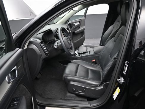 Used 2024 Volvo XC40 B5 Plus w/ Protection Package Premier AWD/4WD image 15