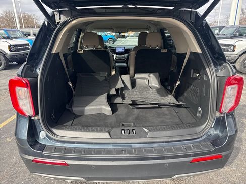 Used 2024 Ford Explorer XLT w/ Equipment Group 202A image 12