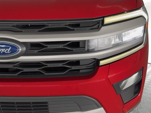 Used 2022 Ford Expedition XLT RWD image 11