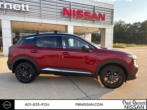 New 2026 Nissan Kicks SR image 7