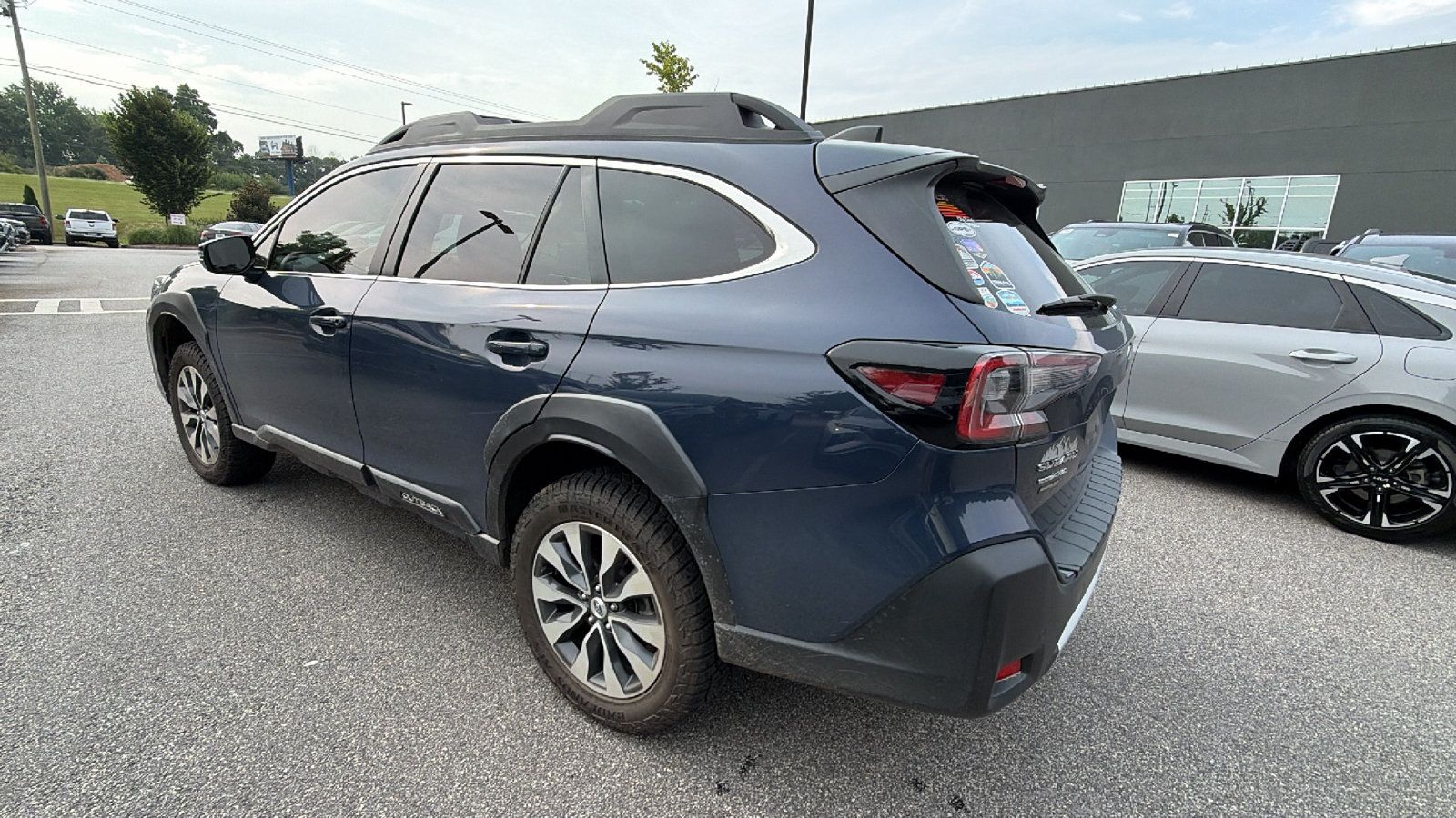 Used 2024 Subaru Outback Limited AWD/4WD image 10