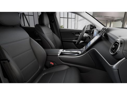 Used 2023 Mercedes-Benz GLC 300 4MATIC image 4