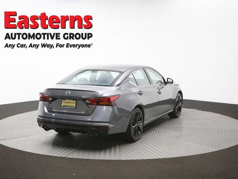 Used 2023 Nissan Altima 2.5 SR FWD image 39