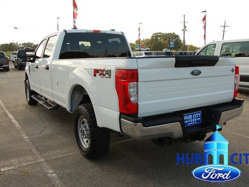 Used 2022 Ford F250 XL w/ Power Equipment Group AWD/4WD image 3