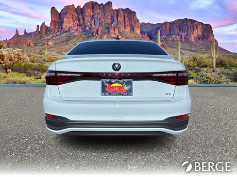 New 2026 Volkswagen Jetta SE FWD image 6