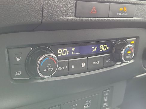 Used 2022 Nissan Frontier SV image 23