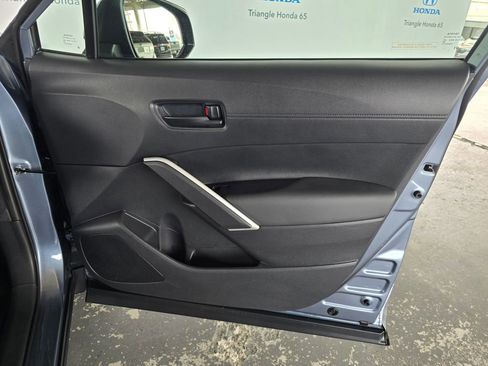 Used 2025 Toyota Corolla Cross LE FWD image 25