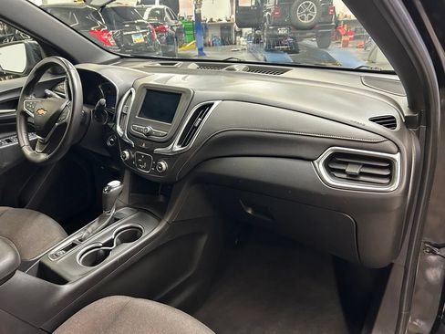Used 2019 Chevrolet Equinox LT FWD image 17