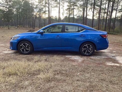 Used 2024 Nissan Sentra SV image 2