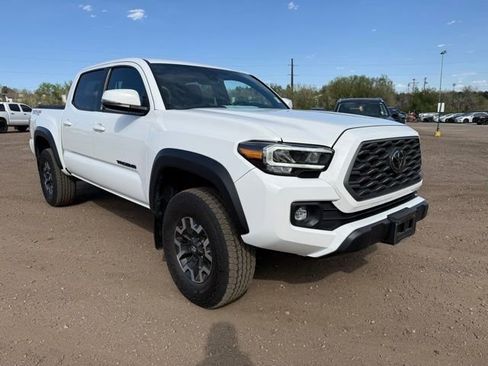 Used 2023 Toyota Tacoma TRD Off-Road w/ TRD Premium Off Road Package AWD/4WD image 8