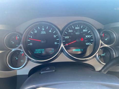 Used 2010 Chevrolet Silverado 2500 LT w/ Interior Plus Package image 11