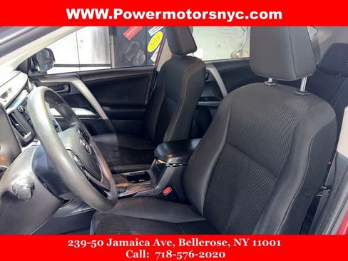 Used 2018 Toyota RAV4 LE image 20