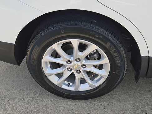 Used 2021 Chevrolet Equinox LS FWD image 10