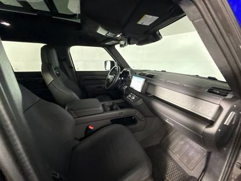 Used 2025 Land Rover Defender 110 AWD/4WD image 47