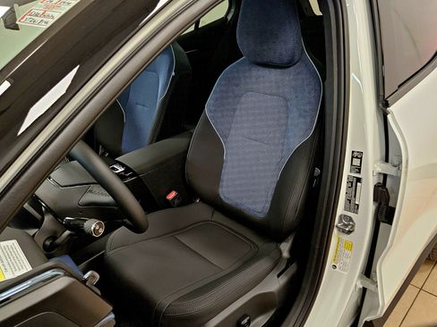 New 2026 Volvo EX30 Plus w/ Protection Package Premier AWD/4WD image 34