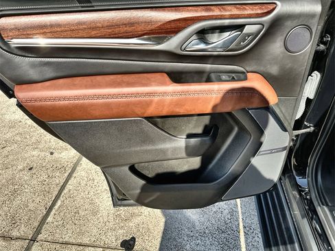 Used 2023 GMC Yukon Denali Ultimate image 15