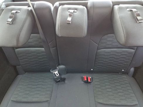 Used 2025 Nissan Pathfinder SV FWD image 8