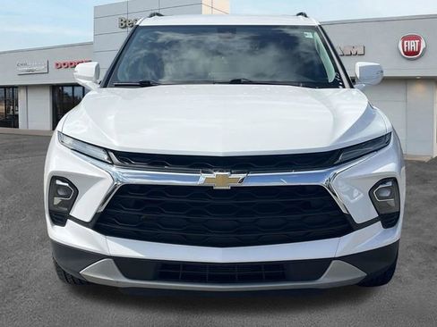 Used 2024 Chevrolet Blazer LT FWD image 2