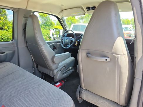 Used 2017 Chevrolet Express 3500 LT w/ LT Preferred Equipment Group RWD image 14
