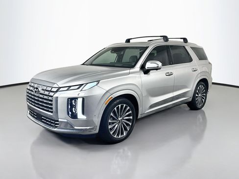 Used 2024 Hyundai Palisade Calligraphy FWD image 4