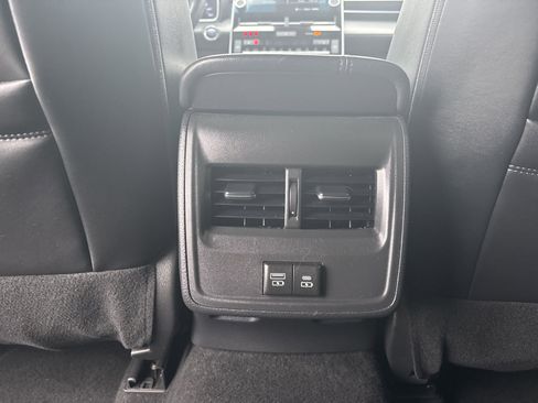 Used 2022 Toyota Avalon XLE image 32