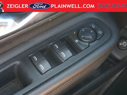 Used 2024 GMC Terrain SLT AWD/4WD image 30