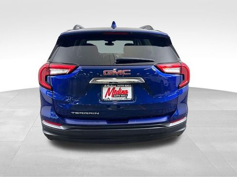 Used 2023 GMC Terrain SLE w/ Driver Convenience Package FWD image 6