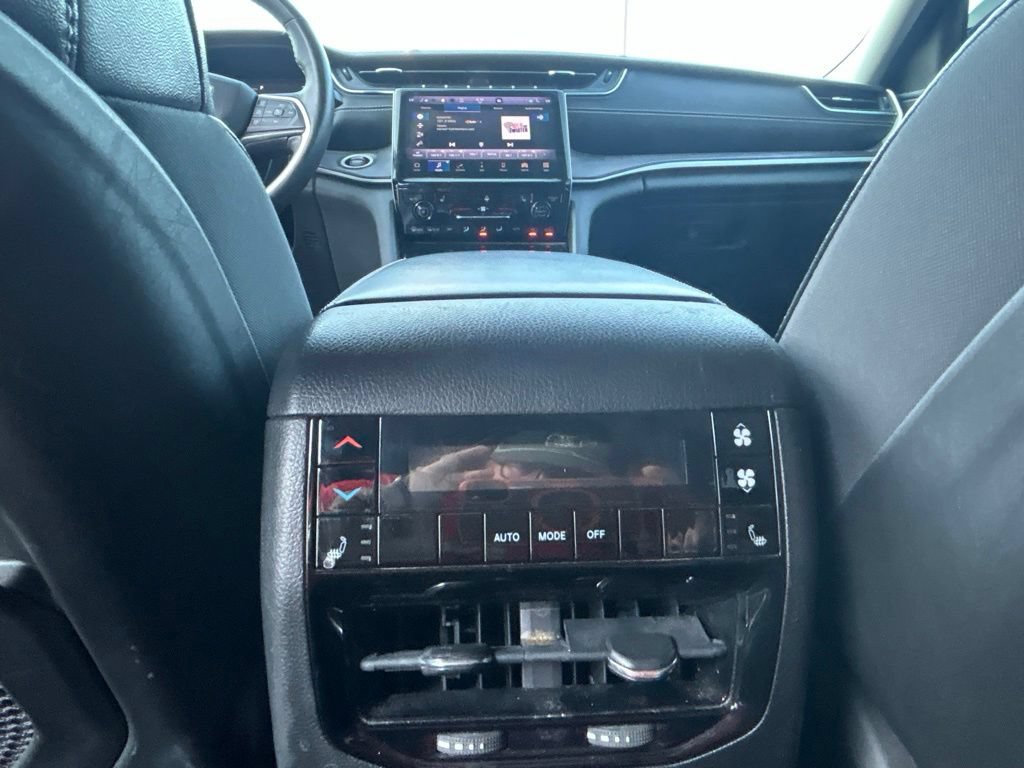 Used 2022 Jeep Grand Cherokee L Limited RWD image 26