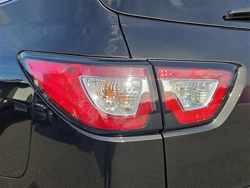 Used 2017 Chevrolet Traverse LT image 13