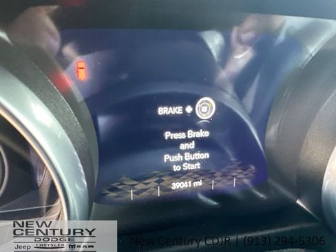 Used 2022 Jeep Wrangler Unlimited Rubicon 4xe w/ Cold Weather Group AWD/4WD image 28