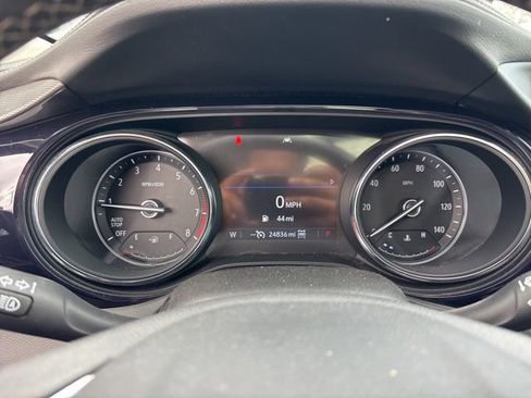Used 2023 Buick Encore GX Essence w/ Experience Buick Package AWD/4WD image 17