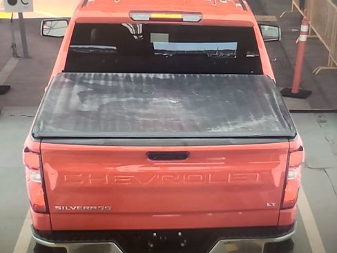 Used 2023 Chevrolet Silverado 1500 LT AWD/4WD image 5