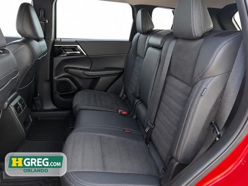Used 2023 Mitsubishi Outlander SE AWD/4WD image 17