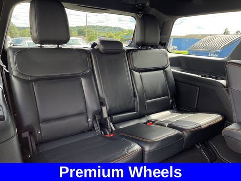 Used 2025 Ford Expedition Tremor AWD/4WD image 31
