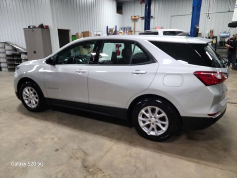 Used 2018 Chevrolet Equinox LS image 6