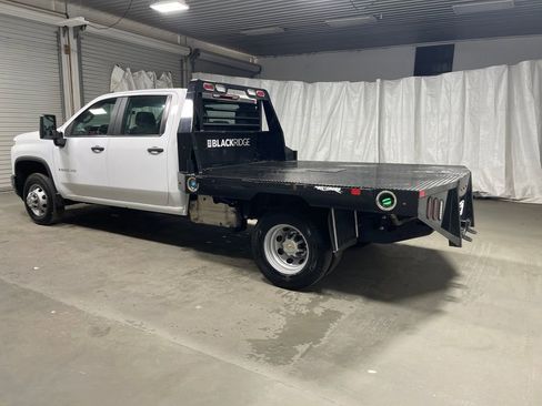Used 2025 Chevrolet Silverado 3500 W/T AWD/4WD image 5