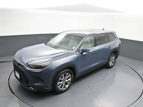 Certified 2024 Toyota Grand Highlander AWD image 35