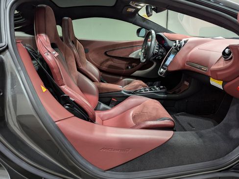Used 2022 McLaren GT image 16