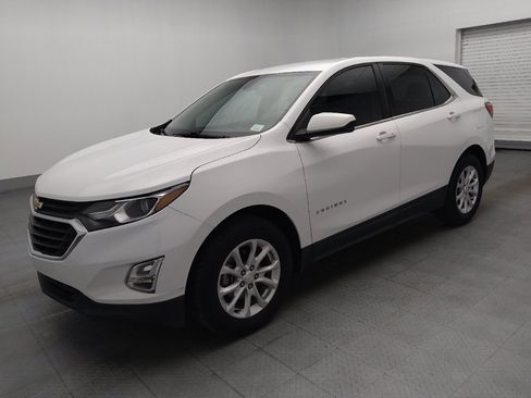 Used 2018 Chevrolet Equinox LT FWD image 2
